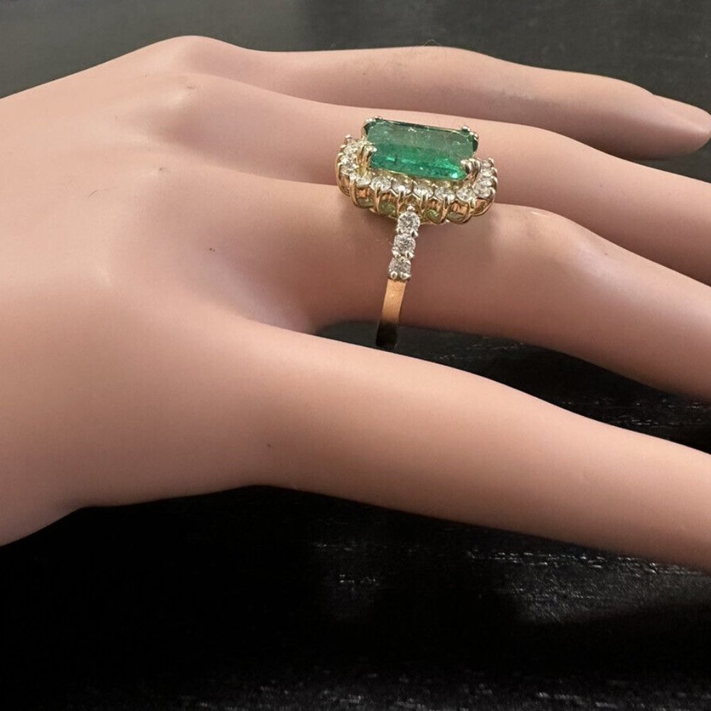 4.90 Carats Natural Emerald and Diamond 14K Solid Yellow Gold Ring - Picture 6 of 9